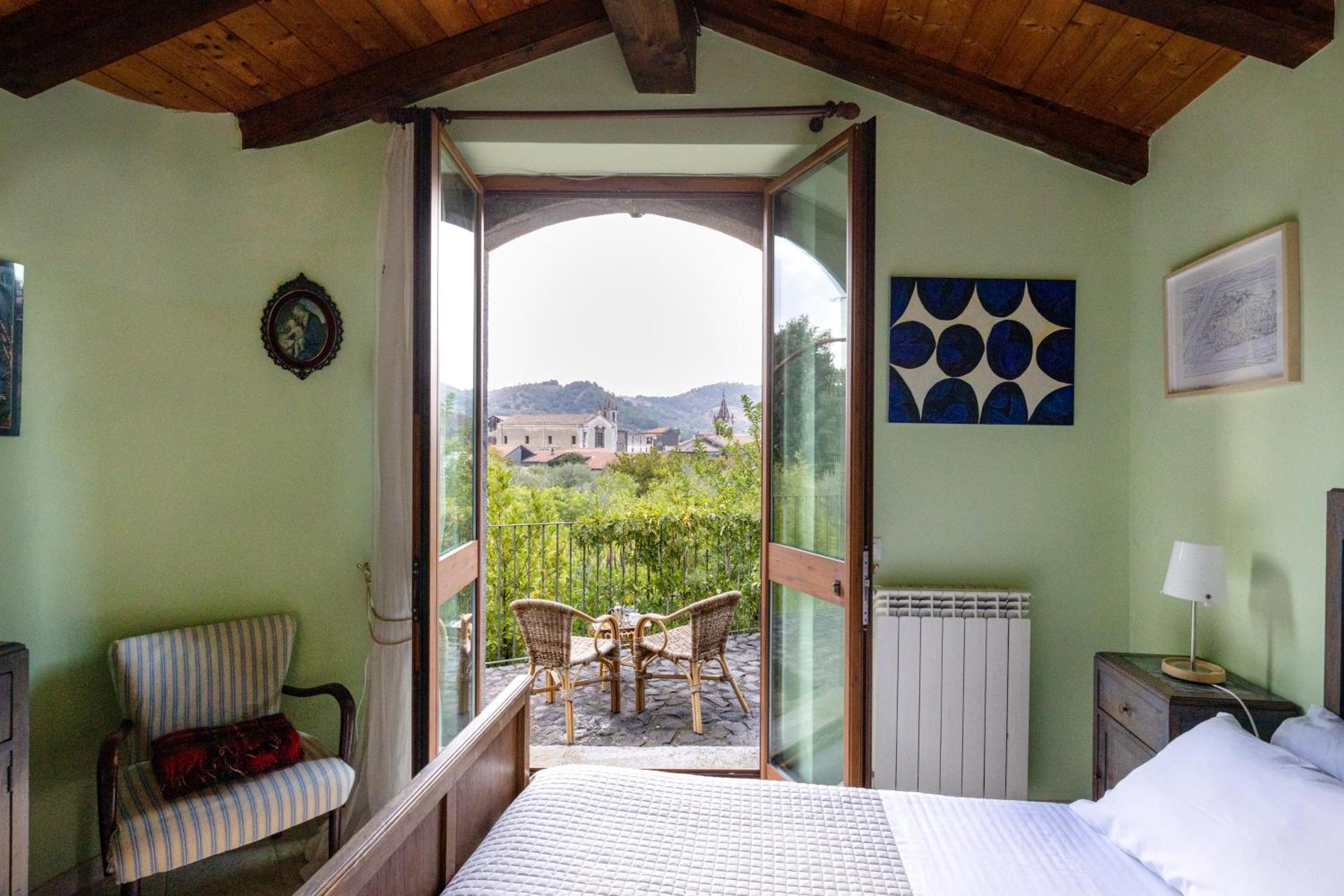 Palazzo Previtera Hotell Linguaglossa Rum bild
