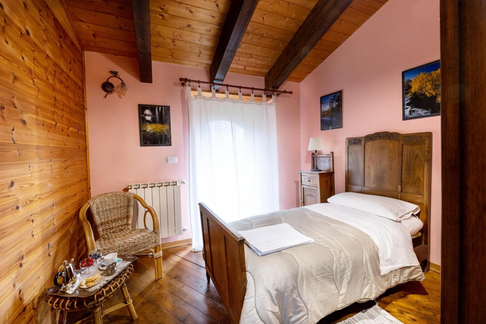Palazzo Previtera Hotell Linguaglossa Rum bild